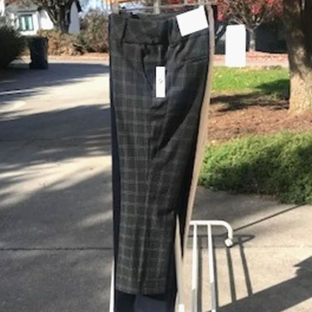 Size: 4 Petite Straight Leg Pants Chex Pattern . Casual or Dress . New w/ Tags